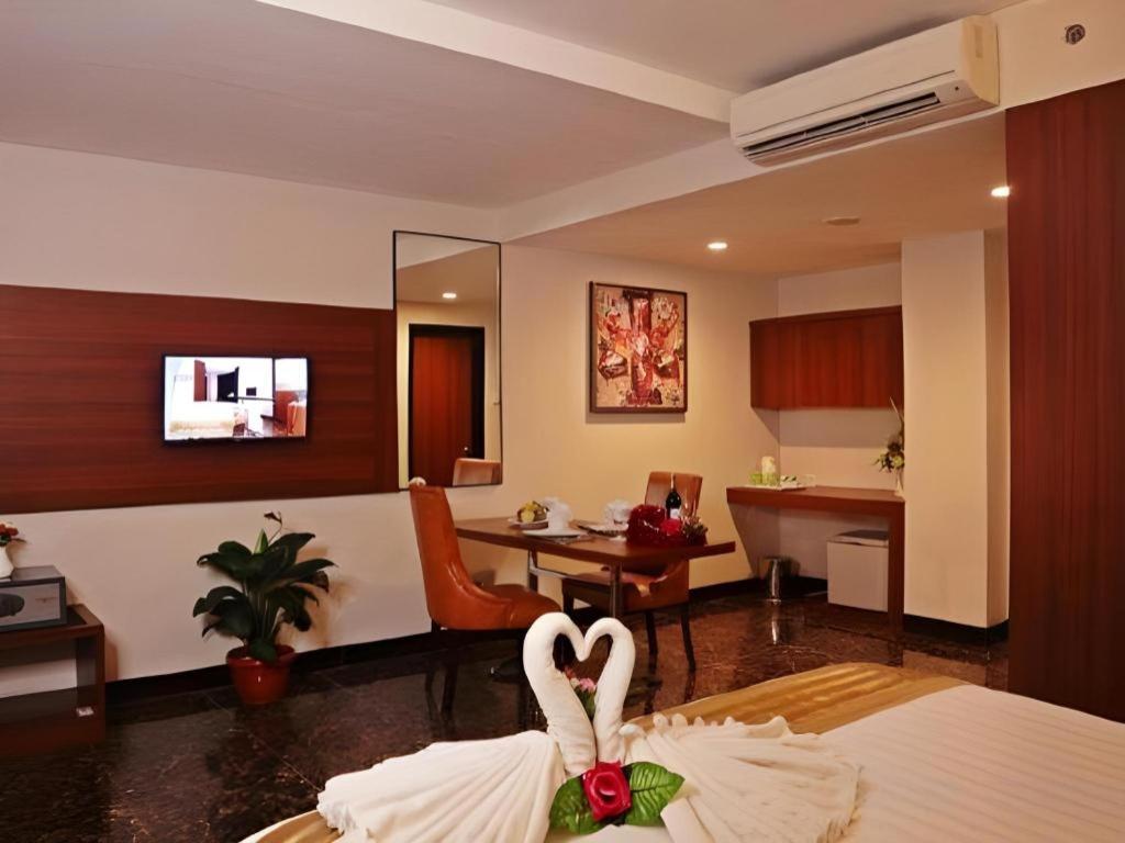 Atrium Premiere Cilacap Ngoại thất bức ảnh