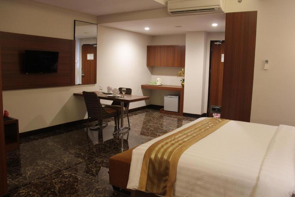 Atrium Premiere Cilacap Ngoại thất bức ảnh