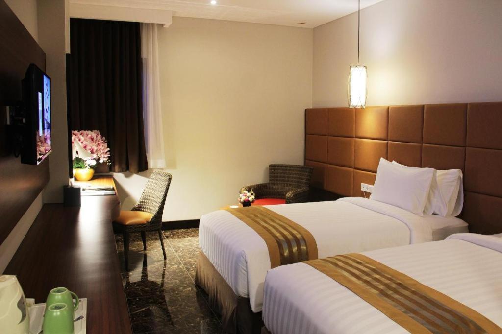 Atrium Premiere Cilacap Ngoại thất bức ảnh