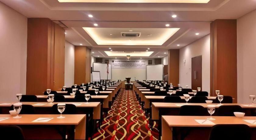 Atrium Premiere Cilacap Ngoại thất bức ảnh