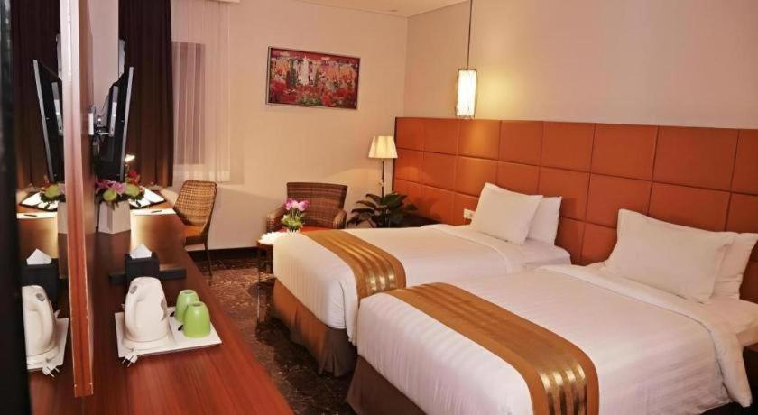 Atrium Premiere Cilacap Ngoại thất bức ảnh