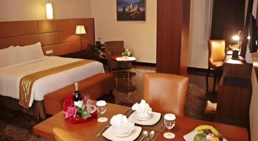 Atrium Premiere Cilacap Ngoại thất bức ảnh