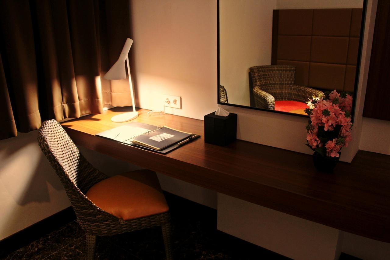 Atrium Premiere Cilacap Ngoại thất bức ảnh